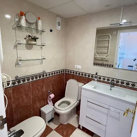 Playa De Oro Con Parking 아파트 *